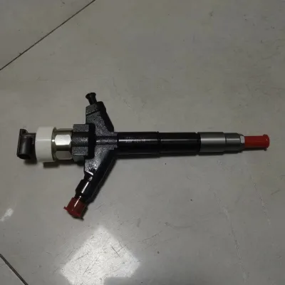 High Quality Diesel Common Rail Fuel Injector 295050-1050 16600-5X30A for NAVARA YD25DDTI D5 D22