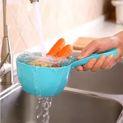 Wholesale High Quality Plastic PP Fashionable Kitchen Utensils Luxury Utensils Bailer Plastic Water Ladle