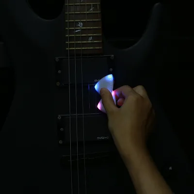 Wholesale Guitar Accessories LED Picks Support Custom Guitar Bass Illuminate Picks