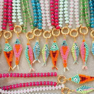 INS Hot Selling Handmade Woven Seed Bead Fish Pendant Necklace Colorful Beaded Choker Fashion Women Beach Vacation Jewelry