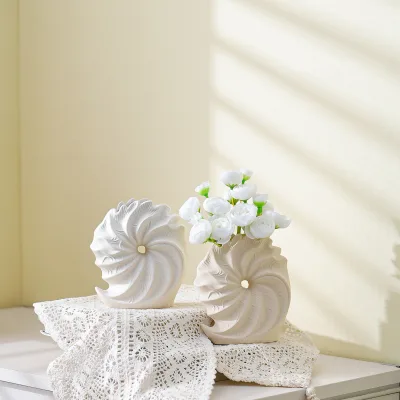 Sea Shell Ceramic Light Luxury Nordic Zen Style Spiral Texture Silver Tabletop Vase for Indoor Flower Arrangement Living Room