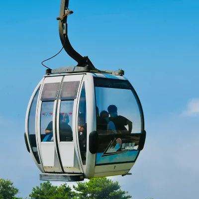 Amusement Cable Car Ropeway Travel Ropeway Used in Scenic Spots Cable Ski Cableway Cabin Manufacturers Cableway Car Ropeway