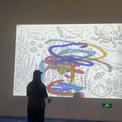 Multi-Player Spray Painting & Flashlight Interactive Wall Projector Gesture Control Graffiti Wall for Indoor Playground