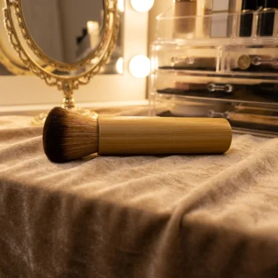 Natural Bamboo Handle Large Fluffy Powder Makeup Brush Soft Synthetic Bristle Foundation Blush Brush