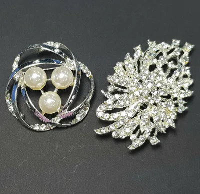 Hot Sell Flower Shaped Jewelry Rhinestone Brooch