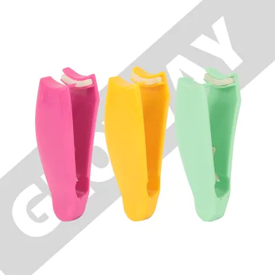 Mini Plastic Eyelash Curler Partial Popular Color Simple Clip for Eyelash Strips Portable Travel Size Eyelash Curler