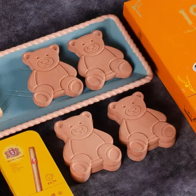 Wholesale New Creative 3D Bear Shape Ceramic Humidifier Recyclable Natural Clay Moisturizer Tobacco Cigar Terracotta Humidifier