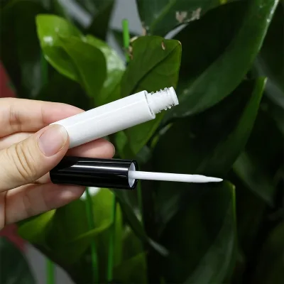 Wholesale OEM Eyelashes Glue Low Moq Fast Dry Custom Packaging Lash Glue Private Label Manufacturer