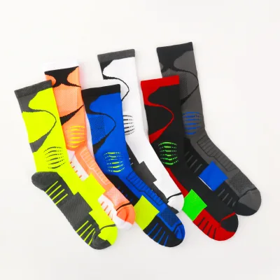 Custom Color Nylon Sports Socks with Half Terry Cushioning Arch and Ankle Compression for Soccer