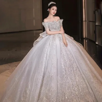 Elegant One-Shoulder Wedding Dress Main Gown Heavy Embroidery Long Train Vintage Style Bridal Gown High Quality Fabric