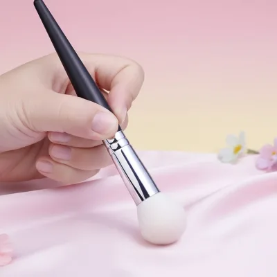 LOW MOQ Premium Soft Goat Hair Ebony Wooden Handle Kabuki Blush Buffing Brush