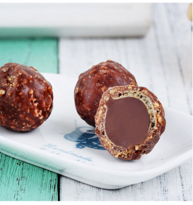 Wholesale Sweet Chocolate Cookie Compound Chocolate Cocoa Ball Valentines Candy Chocolates