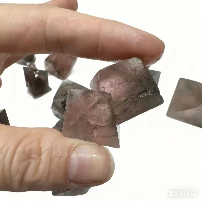 Wholesale Natural Yaogangxian Fluorite Crystal Stone Mineral Specimen Polished Fashion Trend for Decorative Crystal Crafts