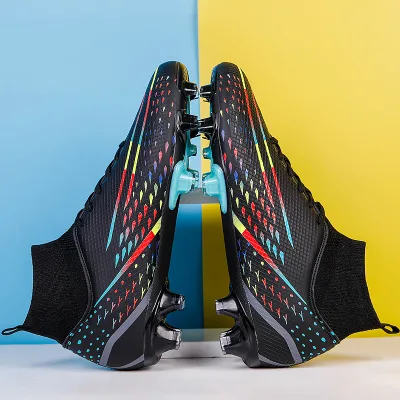 Wholesale High Quality Customized Fashion Anti-slip New Style Outdoor Sports Men Spike Lightweight Waterproof Football Shoes