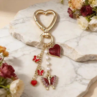Vintage Gold Plated Red Glitter Heart Butterfly Key Chain Pearl Tassel Key Holder Sweet Valentine Gift Ladies Bag Accessory