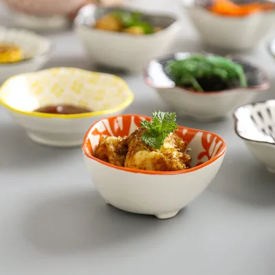 Japanese Style Ceramic Hot Pot Seasoning Dish Flower Shaped Jewelry Tray Tableware Hot Pot Flavor Soy Dipping Sauce Dishes