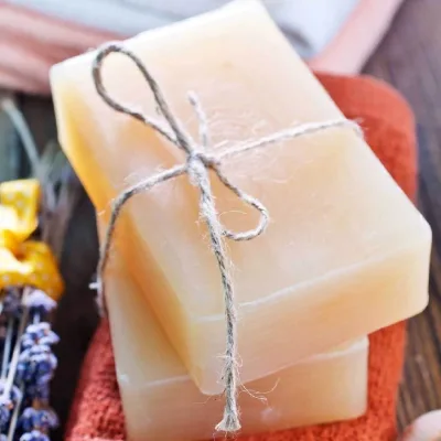 100% Natural Oatmeal and Lavender Dog Shampoo bar with Essential Oils Grooming Cleans Fur Moisturizes