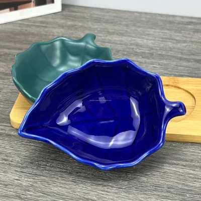High Quality Tableware Dishes Leaf Shape Soy Sauce Dishes Mini Ceramic Sauce Dish With Bamboo