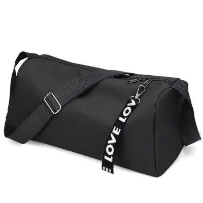 Custom Logo Outdoor Travel Gym Duffle Bag Ultralight Casual Cylindrical Fitness Yoga Training Sports Bag with Letter Pendant