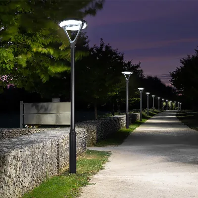 Starry Outdoor Lighting New Outdoor IP65 Cast Aluminum Garden Solar LED Street Light