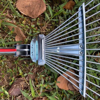 Telescopic Rake Garden Hand Rake Fan Design Farming Wand Adjustable Length Head 12 Iron Tines Soft Grip Comfort Handle Leaf Rake