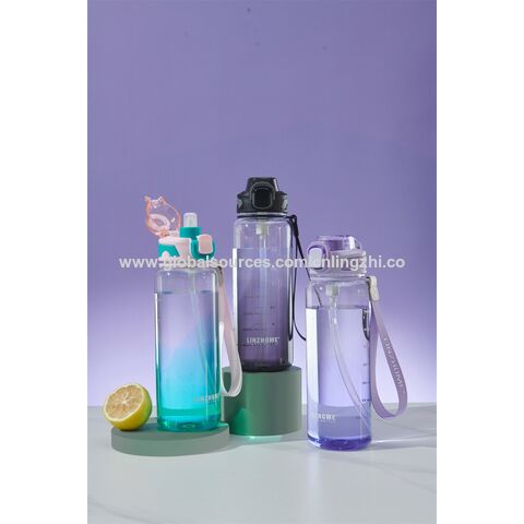 Plastic Sports Water Bottle 900ml Large Capacity Sports Type With Strap and Straw Customized Gradient Color
