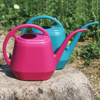 Greenhouse Durable Large 4L Lightweight Plastic Watering Can with Handle for Outdoor & Indoor Use