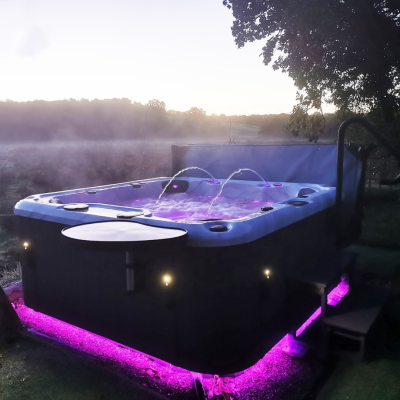 Hydro Spa Hot Tub Hotel Villa 5 Person With Massage Jets and Smart System Hot Tub