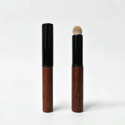 Wooden Handle Concealer & Lip Blending Brush with Protective Cap Synthetic Bristles Portable Cosmetic Makeup Brush Customizable