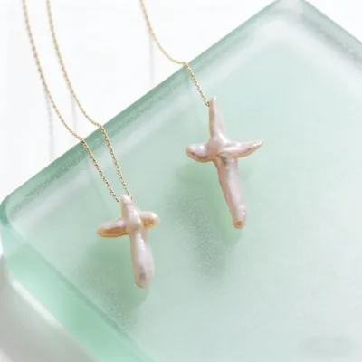 Creative Baroque Pearl Necklace Gold Chicken Claw Asymmetrical Cross Design Clavicle Chain Women