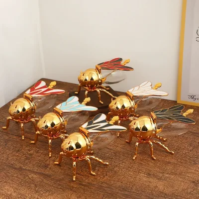 Factory Price Bee Honey Jar with Spoon Modern Sugar Pot for Condiments Oil Parties Dinner Honeypot Bee Shape Kitchen Tool