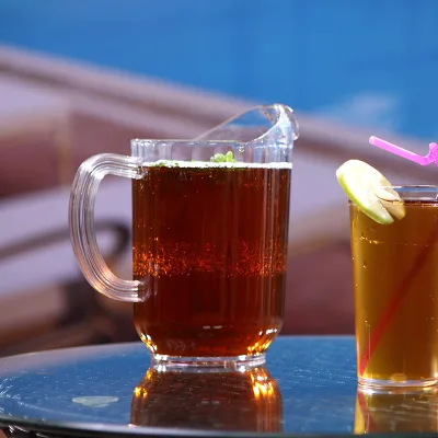 32 Ounce Durable Restaurant Clear Hard Plastic Mini Beer Milk Water Pitcher for Bars Parties