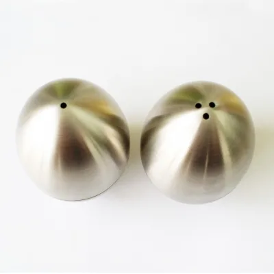 Hot Sale Tumbler Salt and Pepper Shaker Premium Stainless Steel Spice Shaker in Egg Shape