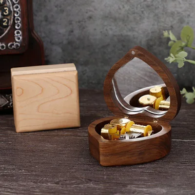 Wooden Heart-shaped Valentine's Day Gift Wooden Wind-up Music Box