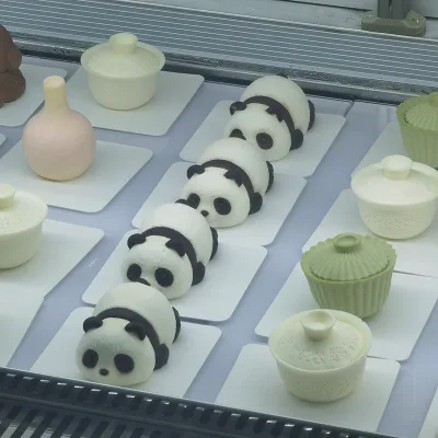 Wholesale Jingcre Low-fat Panda Shaped Fruity Cheese Mousse Cake in Box for Birthday Frozen Storage Option