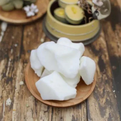 Luxury 100% Natural Eco-friendly Bulk Coconut Wax Block Smokeless Feature Quick Delivery for Candle Making