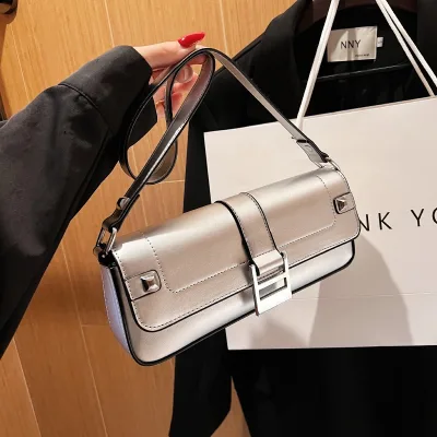 Factory Wholesale French Handbags 2026 Light Lady Trendy Messenger Bags Lady Design Purses for Woman