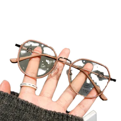 Hot Selling Classic Custom Logo Spring Sunglasses Photochromic Anti Blue Glasses Metal Frame Gray Photochromic Sun Glasses
