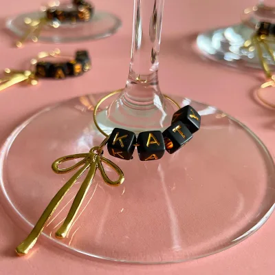 QIUHAN Custom Drink Charm Girl Trip Group Gift Name Tag Unique Ladies Night Divorce Party Gift Breakup