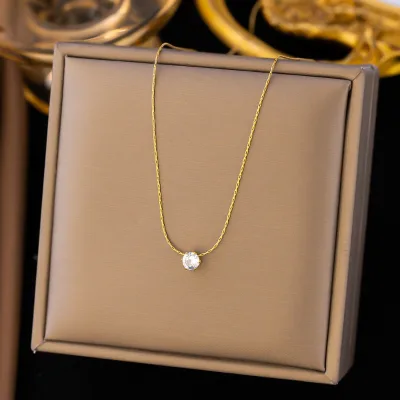 Wholesale New Titanium Steel Gold Plated Luxury Design Trendy Wedding Six Claw Crystal Rhinestone Pendant Necklace for Women