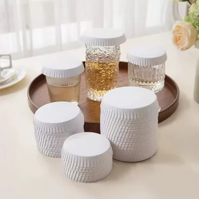 Low MOQ 100PCS Stocked Eco-Friendly Disposable Hotel Paper Cup Covers & Lids with Custom Logo & Color