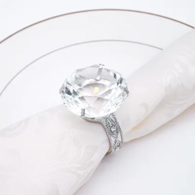 Wholesale Luxury Metal Napkin Holder Clear Crystal Bling Napkin Ring for Wedding Table Decoration New Model Party Accessory