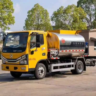 12m3 Asphalt Spreader Truck with Pump Engine Motor-Core Components-Asphalt Oil Distributor Truck for Paving Asphalt on Roads.