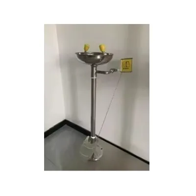 Coastal Workshop Anti Salt Corrosion Vertical Eyewash Equipment with Dust Shield Nozzles for Marine Chemical Laborers