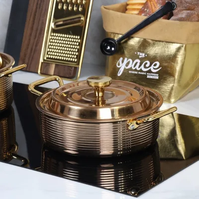 XYL in Stock 16cm 1.5 Liter Golden Metal Modern Hot Pot Casserole 3-Layers Stainless Steel Stock Pots Mini Soup Pot