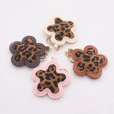 Vintage Leopard Print Clover Flower Keychain Contrast Edge Stitching PU Leather Floral Hanging Ornament Fashion Bag Charm Gift