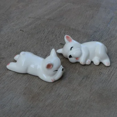 Hotel Restaurant Tableware Creative Pug Ceramic Chopsticks Rest Side Lying Dog Chopstick Fork Rest for Decoration