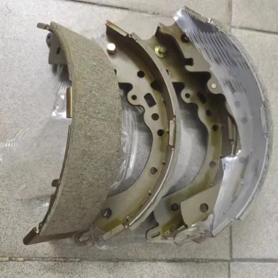 High Quality Auto Parts Brake Shoe Suitable for 04495-43070