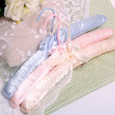 Wholesale Hangers Hangers for Cloth Fabric Display Padded Coat Textile Printing Garment Hangers Clothing Organization
