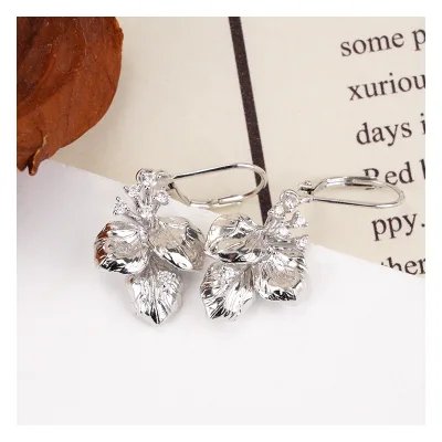 Vintage S925 Sterling Silver Hoop Earrings with Old Leaf Design Female Zircon Ear Hooks